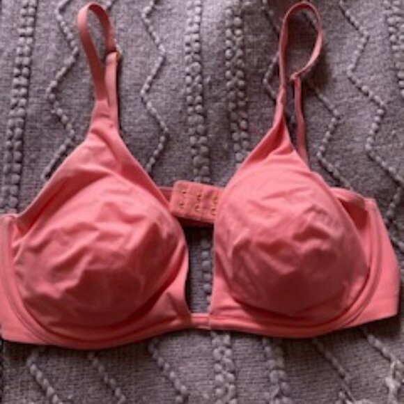 Victoria's Secret Plunge Bra, Coral size 34B, New in package - Picture 1 of 8